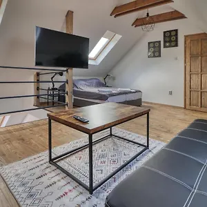 zenloft-apartman.egerhotels.net/