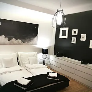 blackwhite-apartment-wierzbowa-5.poznan-hotels.com/